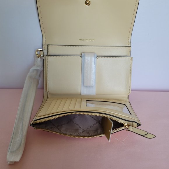 MICHAEL KORS Jet Set Charm Signature Colorblock LG Flap Phone Wristlet/Wallet ⭐ - Picture 12 of 16